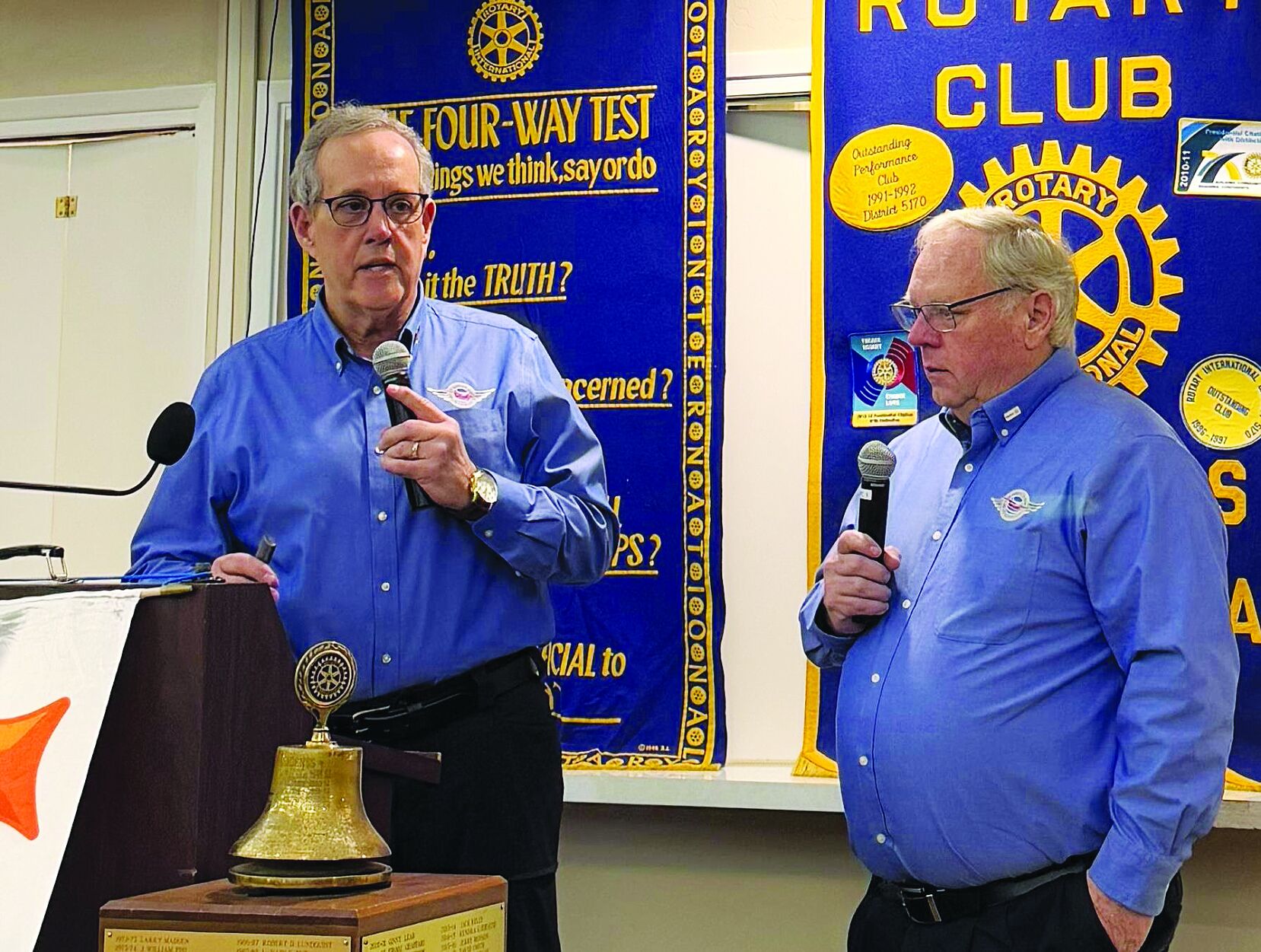 Peter Teahen and John Ockenfels relay their adventures to Los Altos Rotarians on Feb. 6.